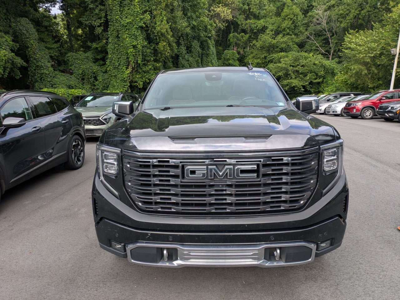 gmc sierra 1500 denali 2022 1GTUUHEL6NZ563581 image gmc sierra 1500 denali 2022 1GTUUHEL6NZ563581 image